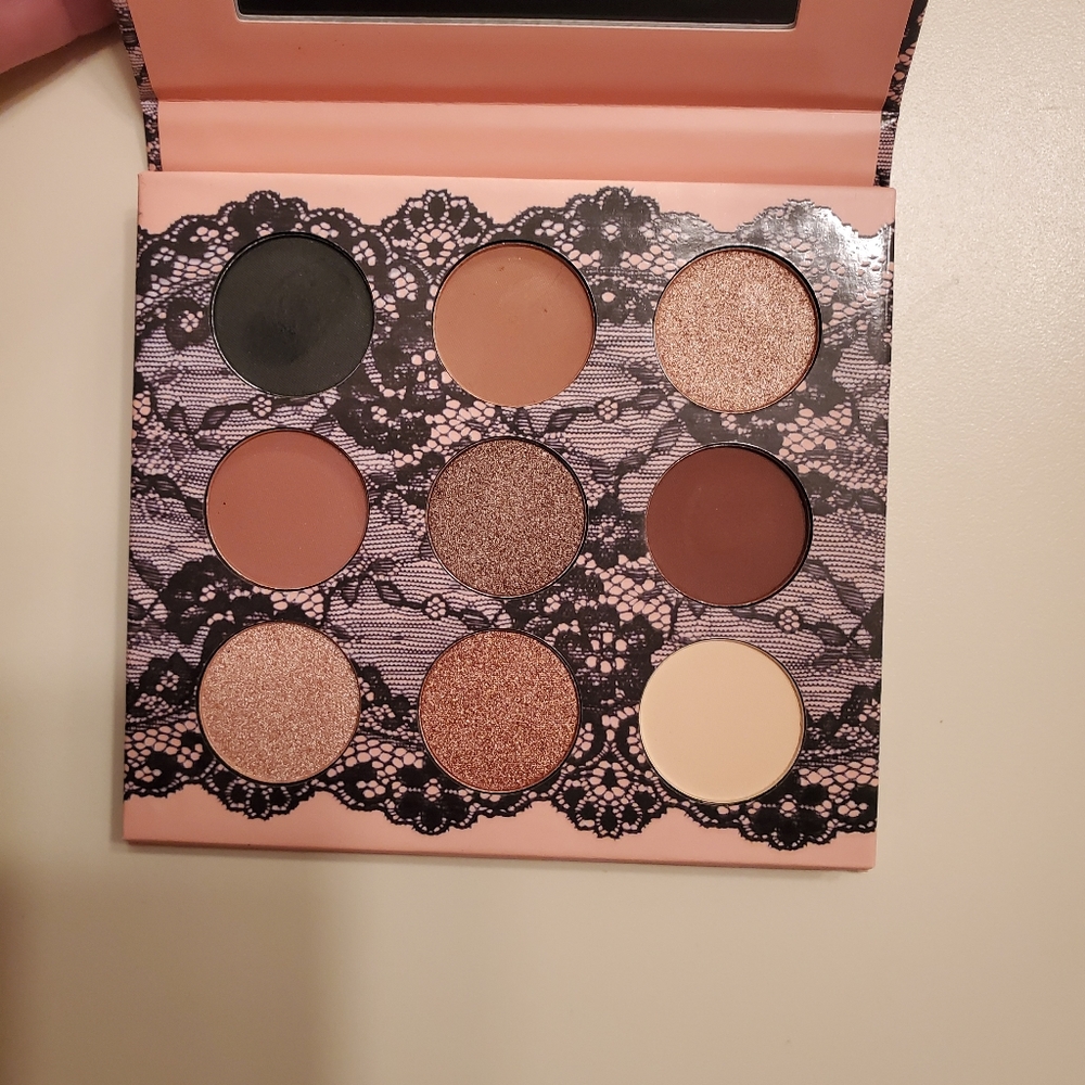 Eyeshadow palette